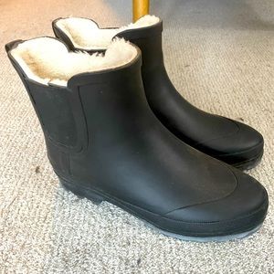 Sherpa-lined Chelsea Rain Boot